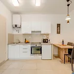 Porta Adriatica 3* スプリト